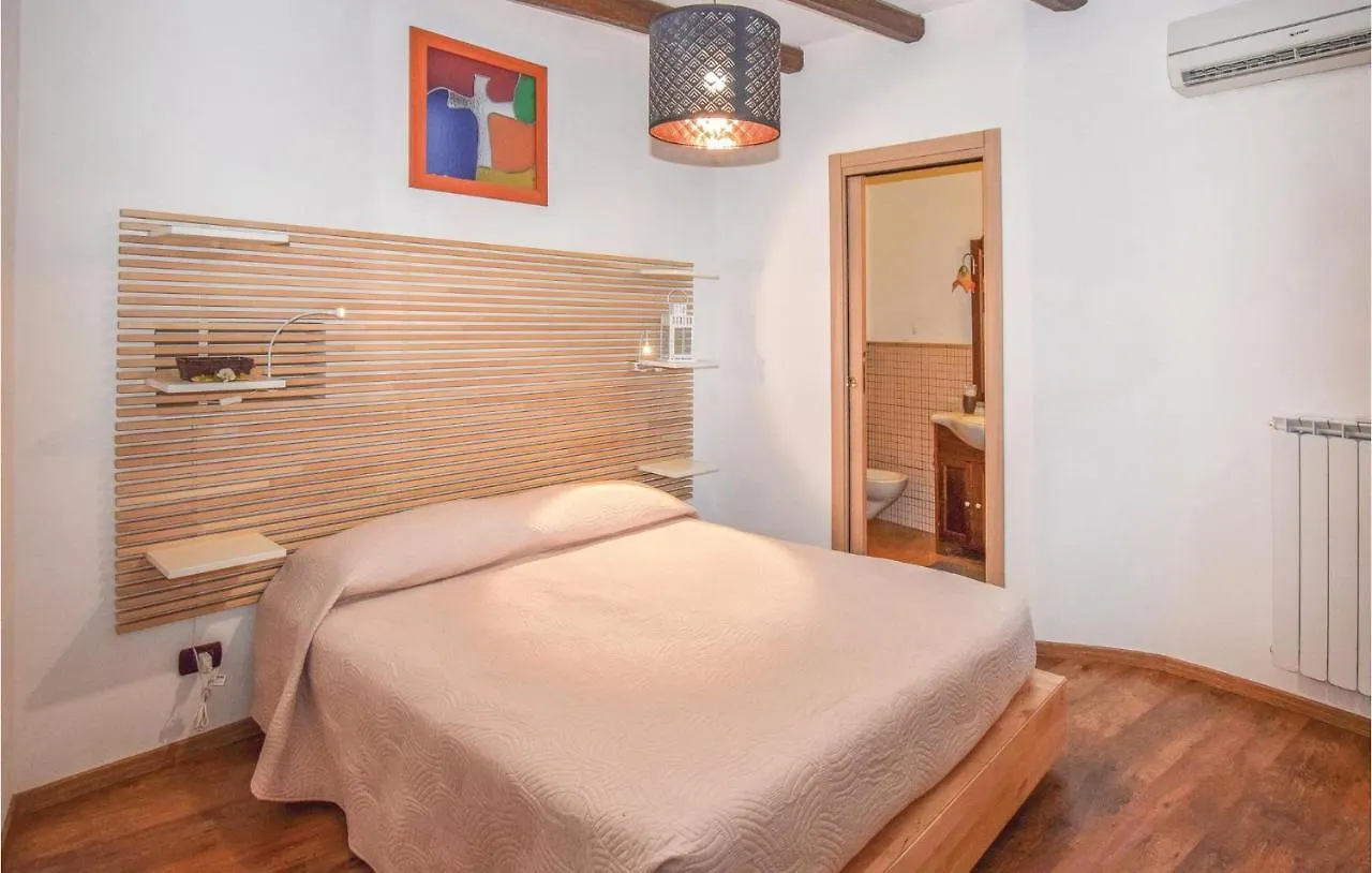 2 Bedroom Beautiful Home In Ragusa Rg Italie
